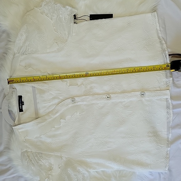 Women's White Lace Top - Picture 13 of 16